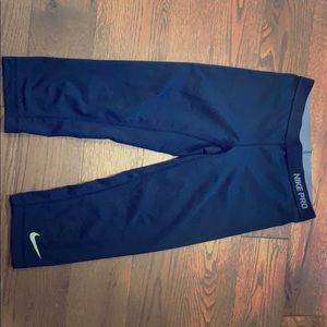 Active Nike Capri